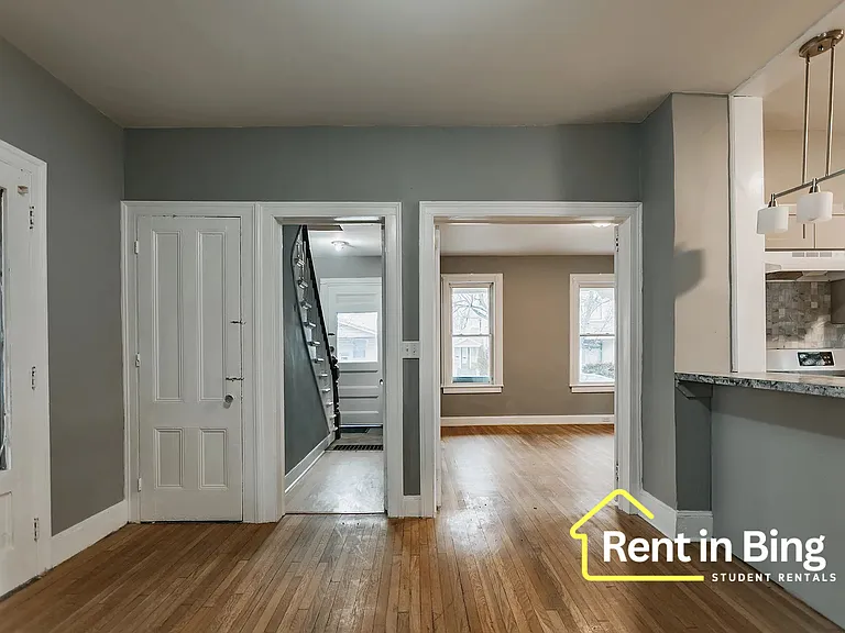 96 Chapin St — Photo 2