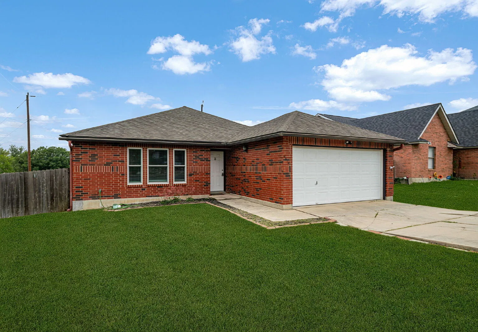 3 bed, 2.0 bath, 1641 sqft, $1,550 — Photo 3