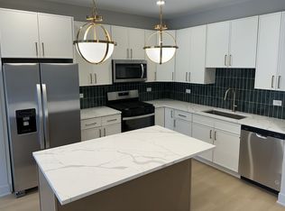 4102, Chicago, IL 60613