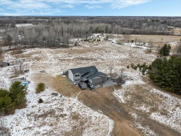 33174 Flamingo St NW, Cambridge, MN 55008