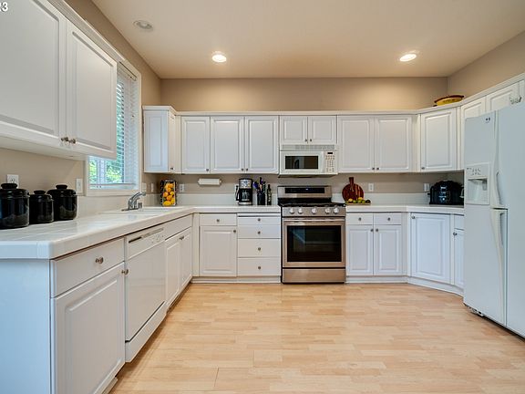 5th image of 5438 J St