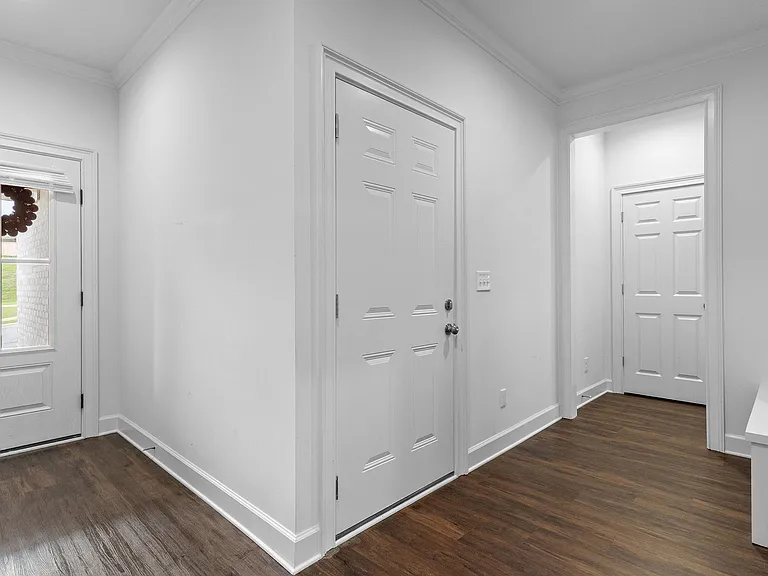 2451 Vesta Dr — Photo 32