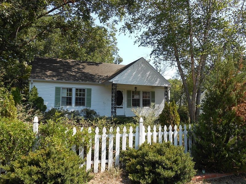 1st image of 86 Charles Ave