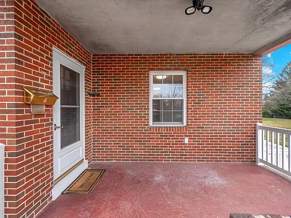 2nd image of 116-118 Linden Ave