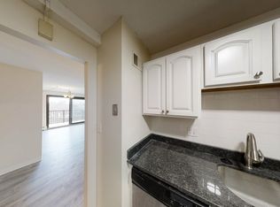 84 Pleasant St #4F, Brookline, MA 02446