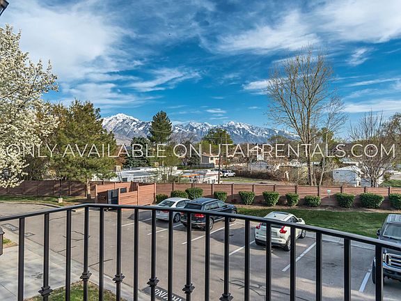 3rd image of 275 E Ailee Ln