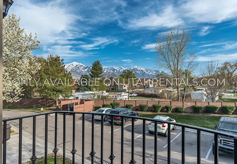 279 E Ailee Ln — Photo 15
