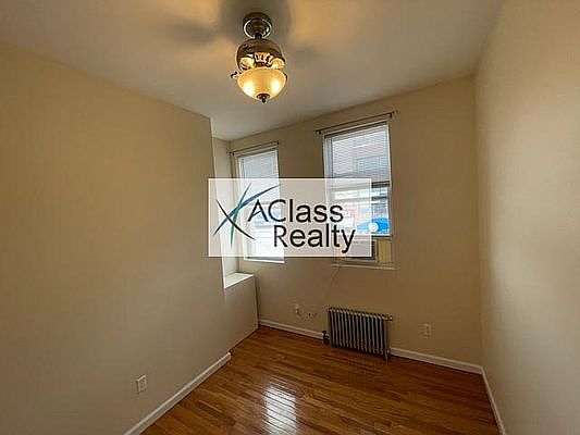 5th image of 32-29 Steinway St #2G