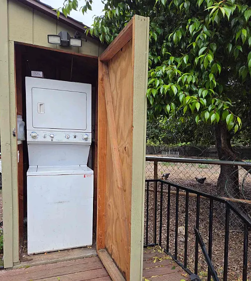 5445 Aura Ave — Photo 9