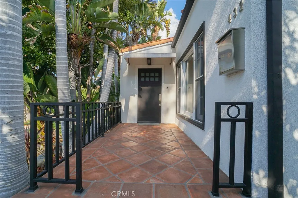 3 bed, 1796 sqft, $8,600 — Photo 3
