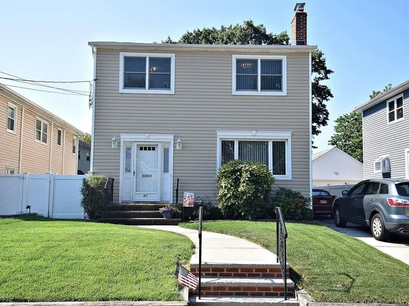 87 Scarcliffe Drive, Malverne, NY 11565