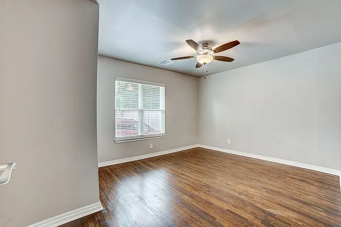 2626 E 8th St #2 — Photo 15
