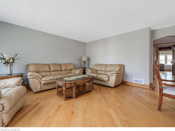 4th image of 3016 N 77th Ct