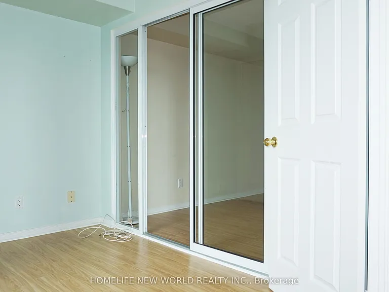 33 Empress Ave S #701 — Photo 10