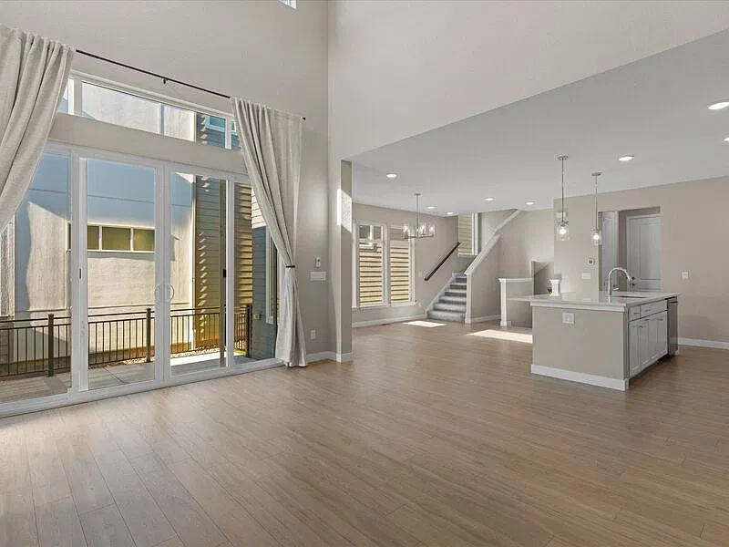 4 bed, 3.5 bath, 2774 sqft, $3,775 — Photo 2