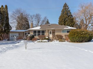 16646 E Eunice St, East Lansing, MI 48823