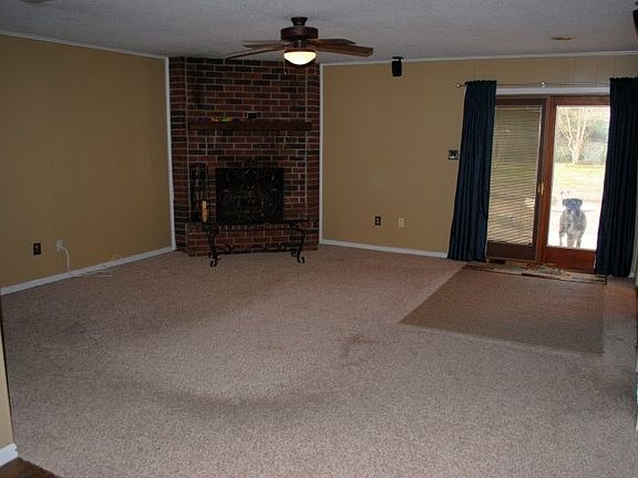 5th image of 203 Sherwood Ln