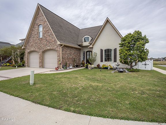 2nd image of 300 Bayou Parc Dr