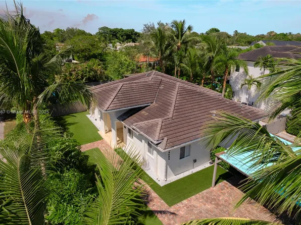 6495 SW 83rd St, Miami, FL 33143