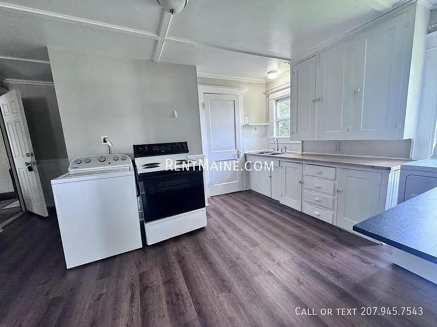 2 bed, $1,300 — Photo 2