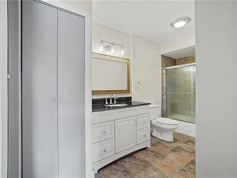 196 Old River Rd #5-F — Photo 14