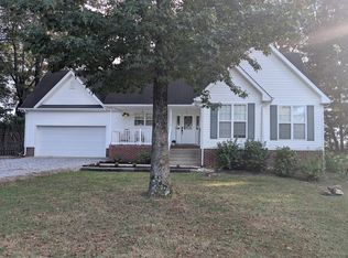 127 Silver Leaf Cir, Dickson, TN 37055