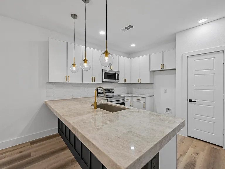 2413 Easley St — Photo 20