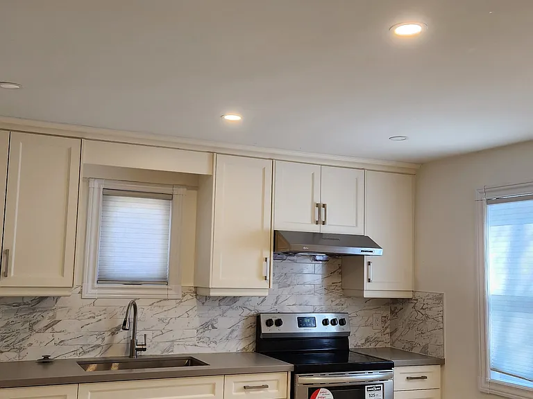 126 Olive Ave — Photo 5