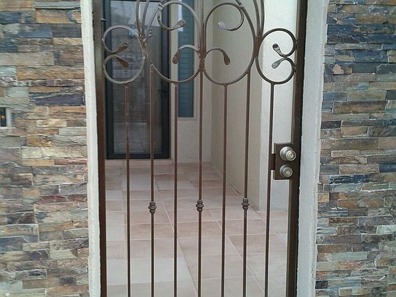 4th image of 233 Summerbrooke Ct