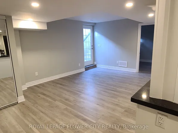 13 Tideland Dr, Brampton, ON L7A 2W3