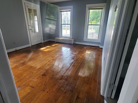 5th image of 409 Franklin St