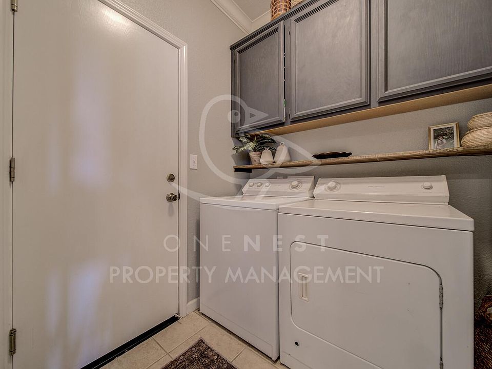 1st image of 1513 Briar Ln