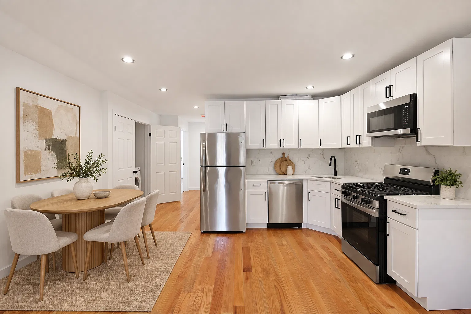 724 Marcy Ave — Photo 2