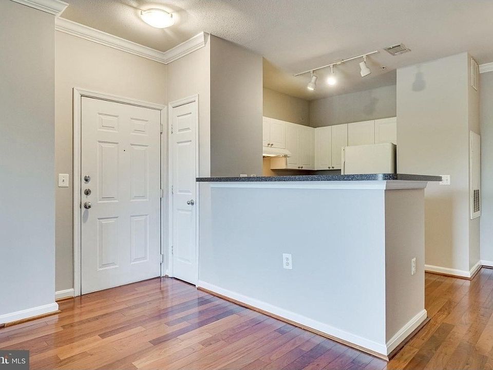 1st image of 11351 Aristotle Dr APT 304