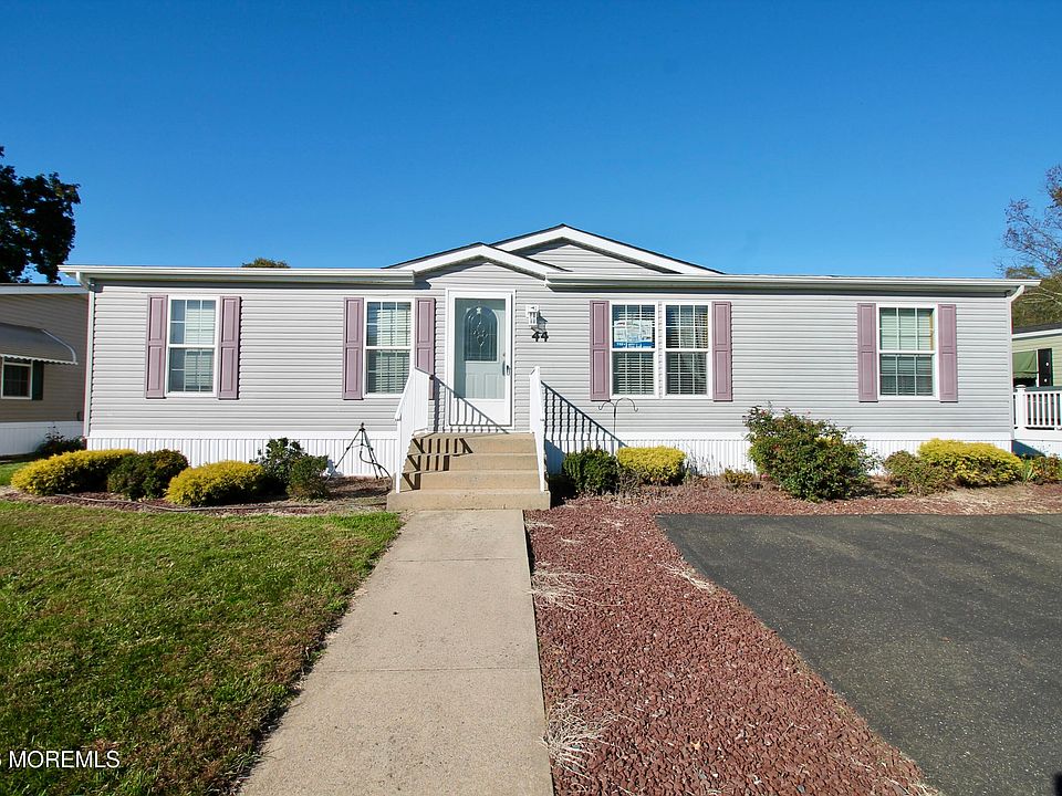 1st image of 44 Silvermeade Drive