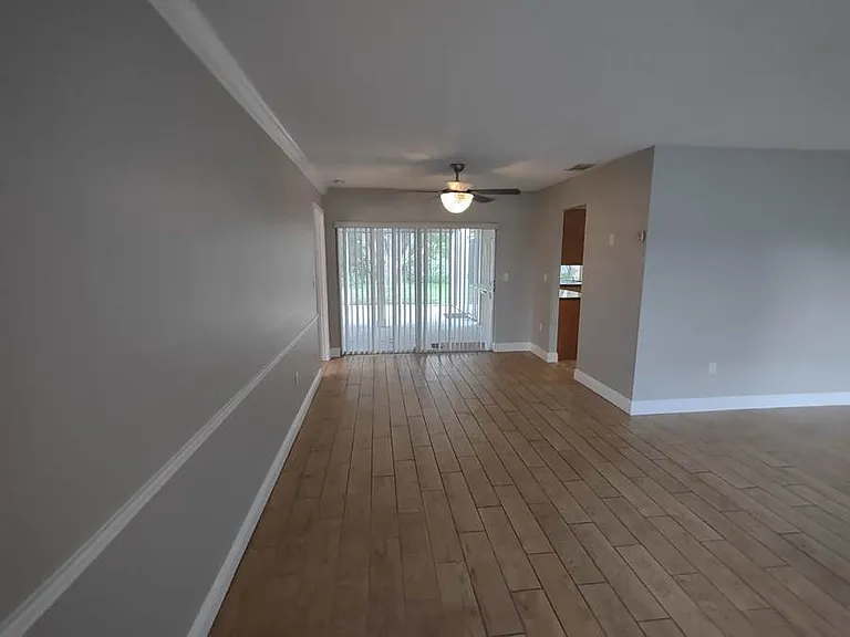 8811 Seeley Ln — Photo 7