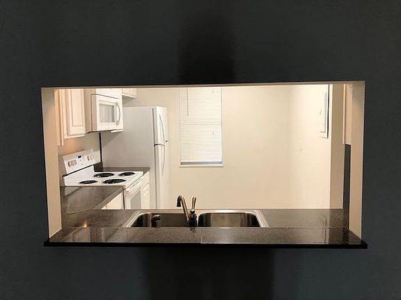 3rd image of 2302 Sunrise Blvd #1