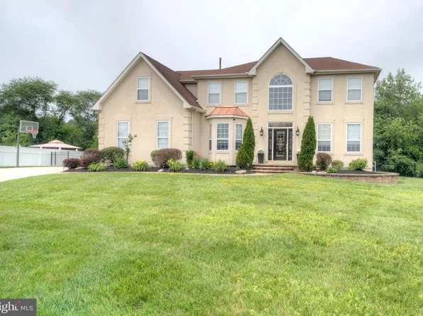 6 Connemara Ct, Sewell, NJ 08080