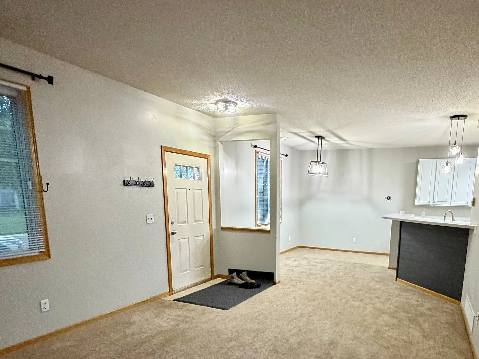 3 bed, 1.5 bath, 1562 sqft, $2,450 — Photo 4