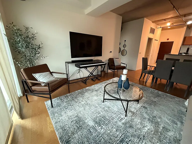 3670 Woodward Ave #404 — Photo 8