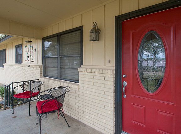 4th image of 129 Guadalupe Dr