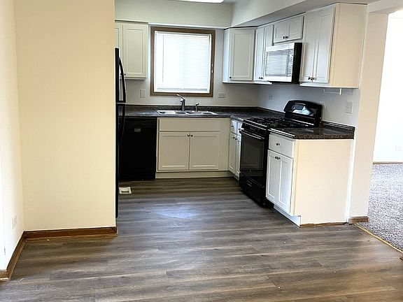 4th image of 1740 Cumberland Rd