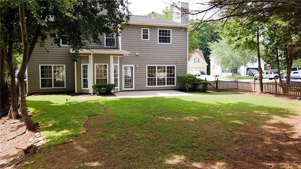 4 bed, 2.5 bath, 2288 sqft, $2,600 — Photo 4