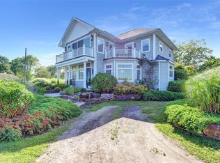 458 Riviera Dr, Mastic Beach, NY 11951