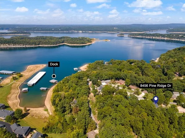 8456 Pine Ridge Dr, Rogers, AR 72756