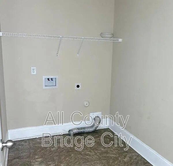 5 Calgary Ct — Photo 16