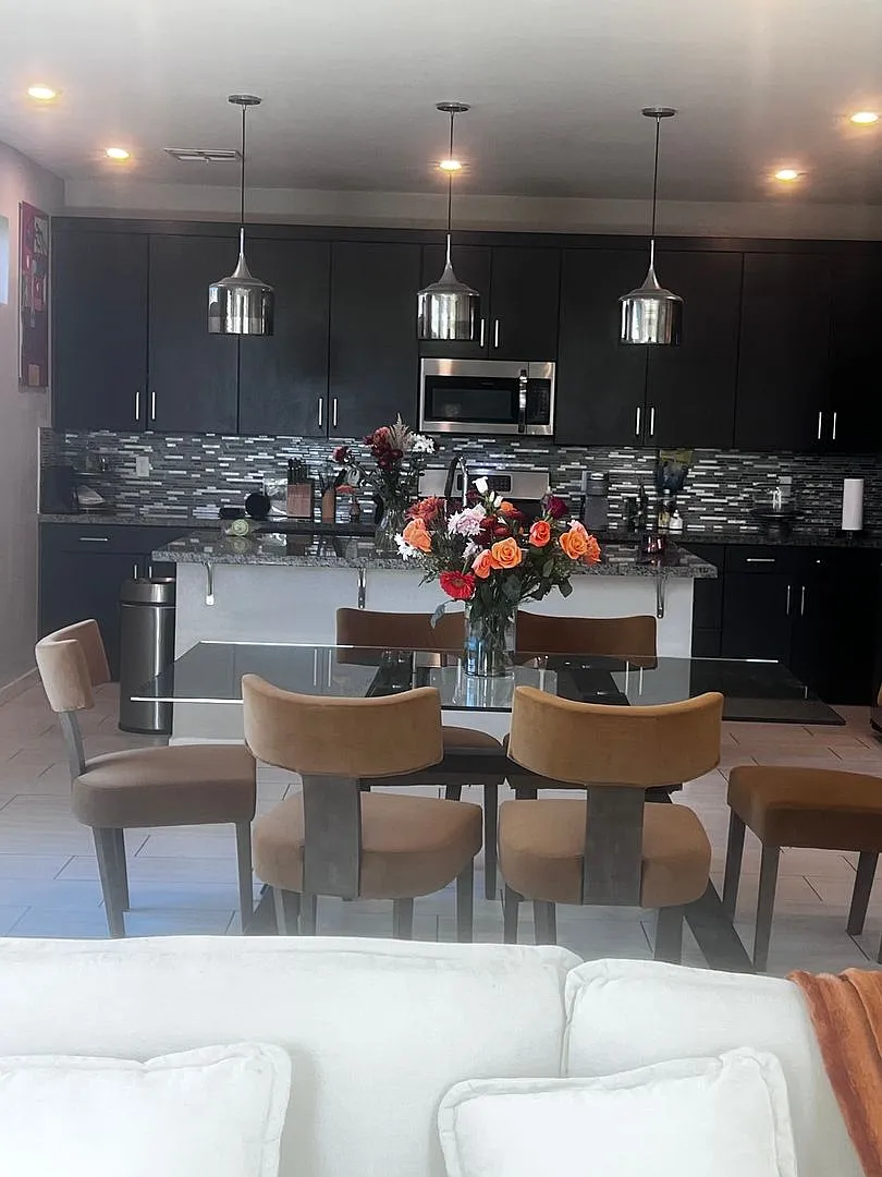 Spacious 3BR House in North Las Vegas — Photo 1