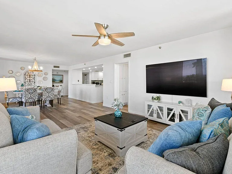 5047 N Hwy #A1A-404 — Photo 11