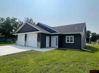 104 Gray Fox Path, Eagle Lake, MN 56024