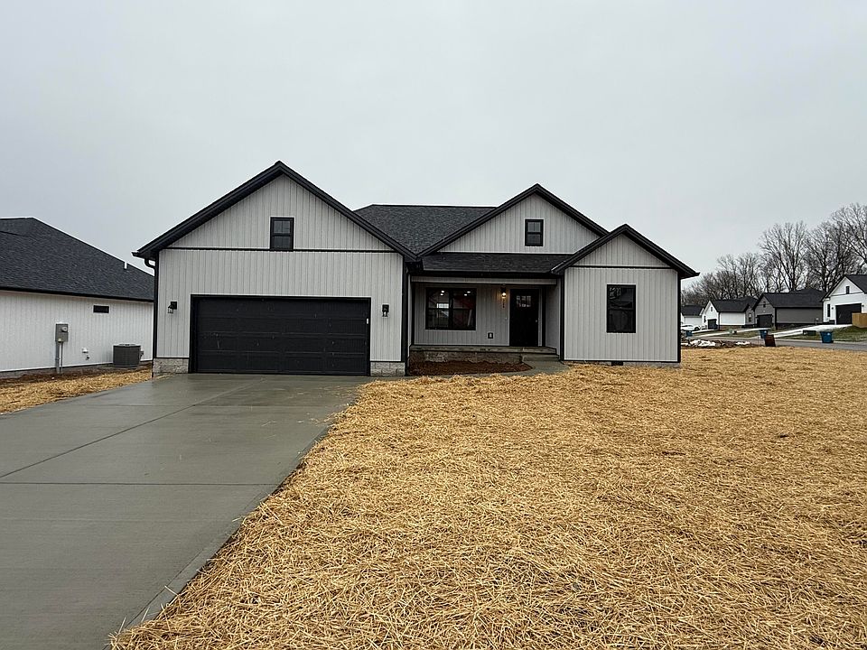 1st image of 324 Pinehurst Way